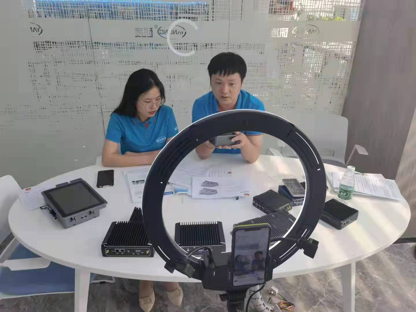 روّج للبث المباشر في سبتمبر